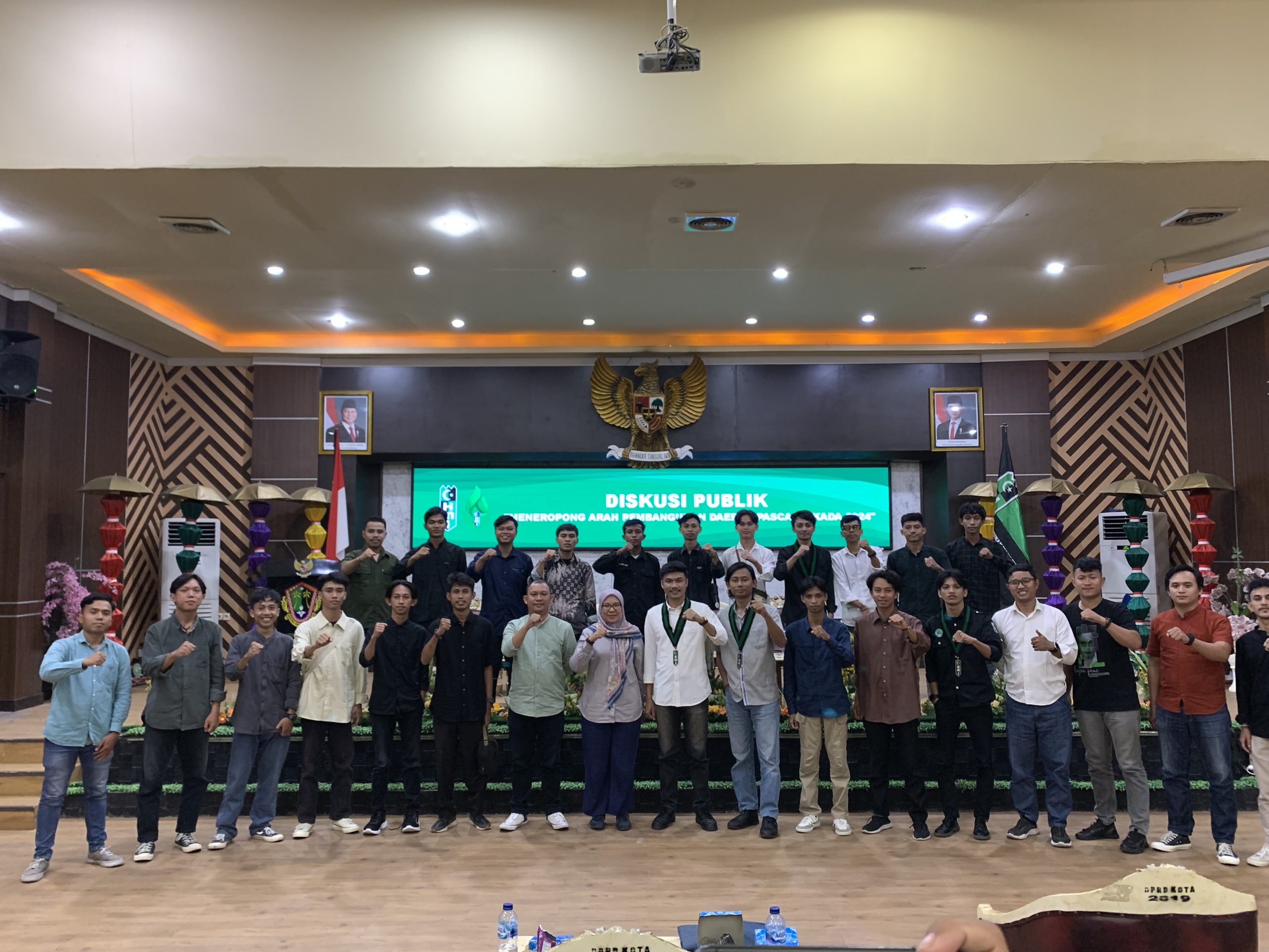 Foto: Foto bersama kegiatan dialog publik