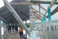 kondisi jembatan rusak Desa Torosiaje Laut, Kecamatan Popayato, Kabupaten Pohuwato ( Dok: Istimewa/bercak.Id)