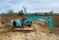 Penangkapan satu unit alat berat Escapato yang diduga beroperasi di PETI Pohuwato. Foto: Istw
