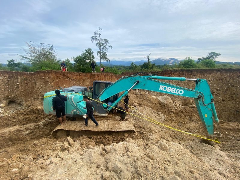 Penangkapan satu unit alat berat Escapato yang diduga beroperasi di PETI Pohuwato. Foto: Istw