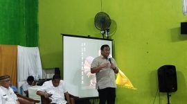 Anggota DPR RI, Rahmat Gobel saat memberikan materi Empat Pilar di Desa Rejonergoro, Kecamatan Limboto Barat-Gorontalo. Foto:Istw