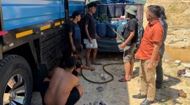 Satreskrim Polres Pohuwato saat melakukan penindakan terhadap dugaan penyalagunaan BBM Subsidi di Marisa. Foto: Polres Pohuwato