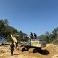 Satuan Reserse Kriminal (Satreskrim) Polres Pohuwato mengamankan dua unit alat berat jenis excavator dari dua lokasi berbeda yang diduga digunakan dalam aktivitas Pertambangan Emas Tanpa Izin (PETI) di Desa Hulawa, Kecamatan Buntulia, Kabupaten Pohuwato. Foto: Polres Pohuwato