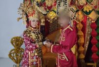seorang Anak yang Berhadapan dengan Hukum (ABH), melangsungkan akad nikah bersama pasangannya di Masjid Shirotul Jannah Polres Pohuwato. Foto Humas Polres Pohuwato